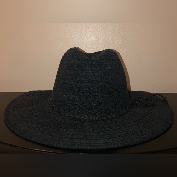 Free People Black Wide Brim HatGUC